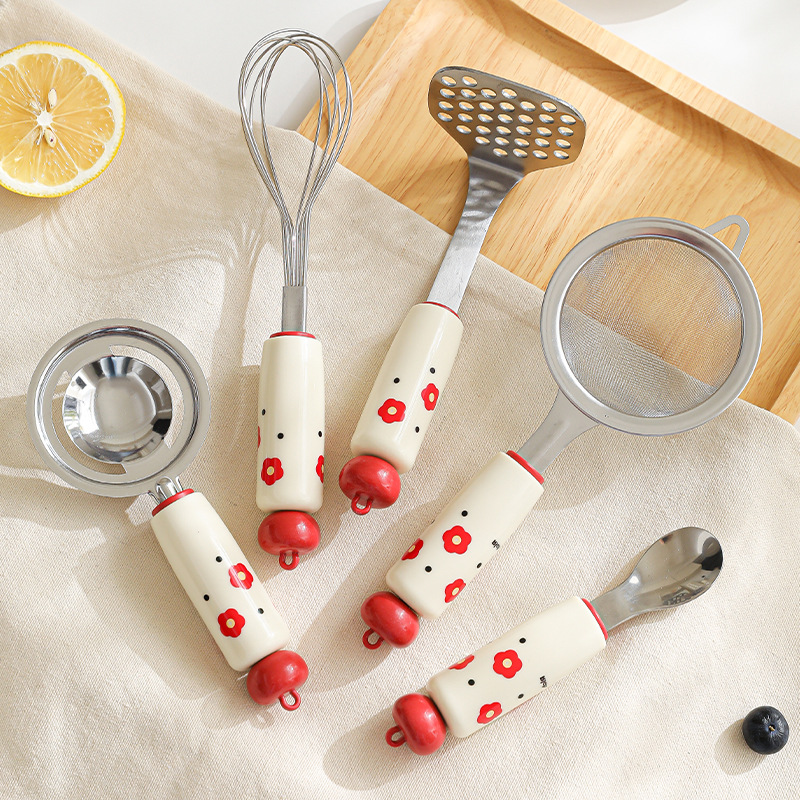 Baby Food Masher - أدوات تحضير طعام الأطفال الملونة: مصفاة