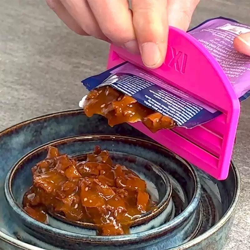 Food Pouch Reusable - أداة توزيع طعام القطط الجديدة، موزع