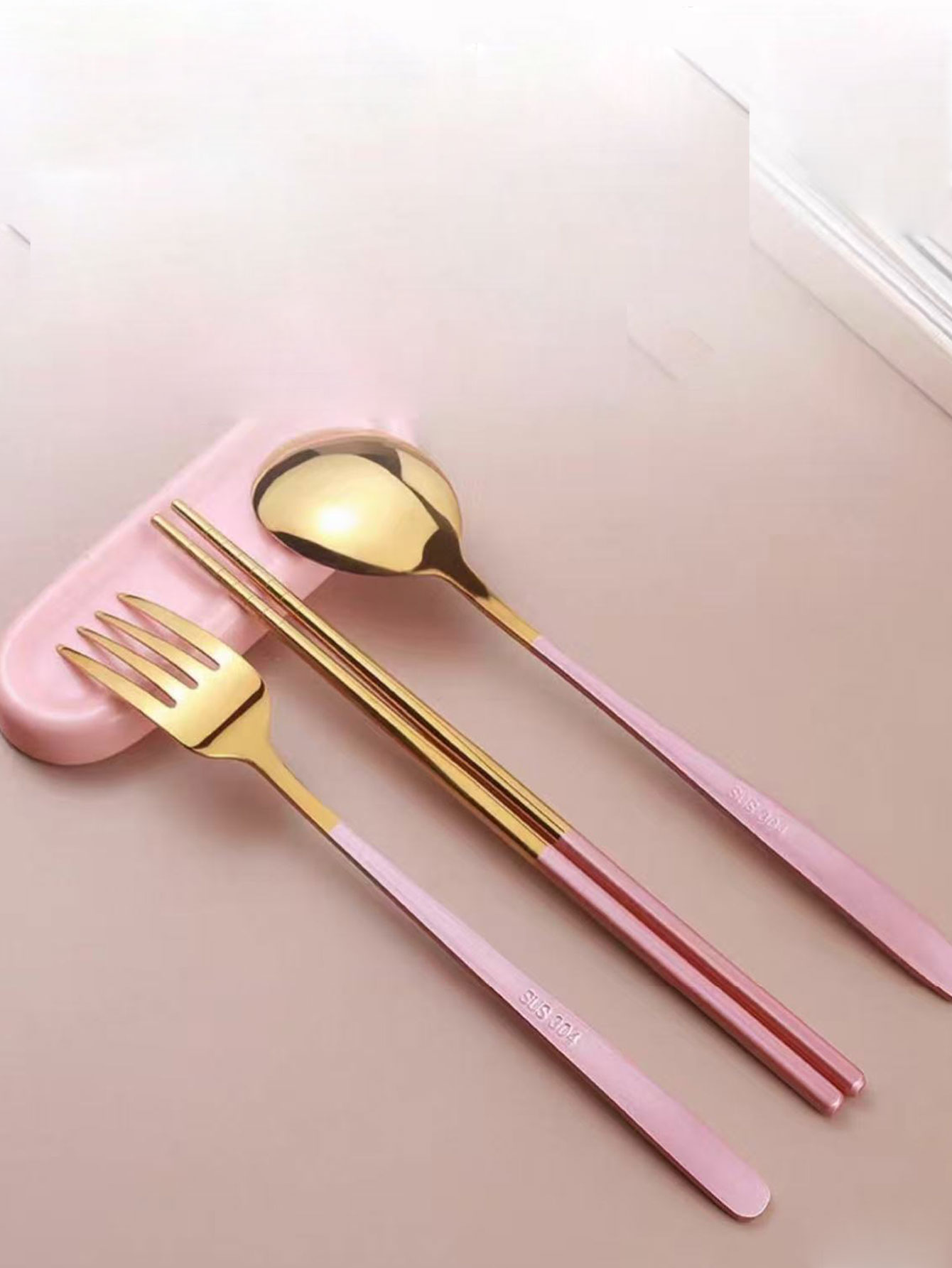 طقم أدوات مائدة محمول من الفول - مراجعة Weaning Spoon Set وسعره
